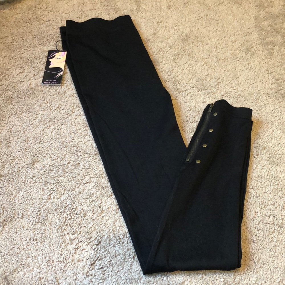 Zipper bottom leggings